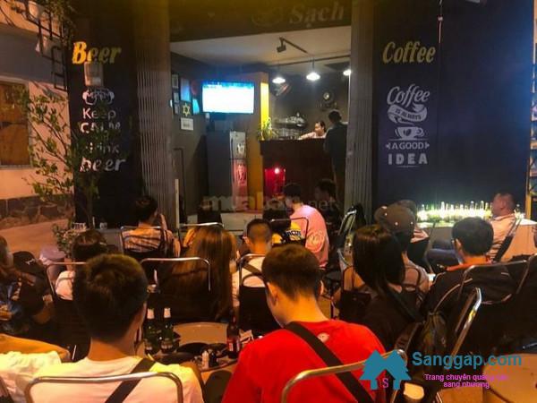 Sang nhanh quán cafe mặt tiền đường Phạm Văn Đồng.