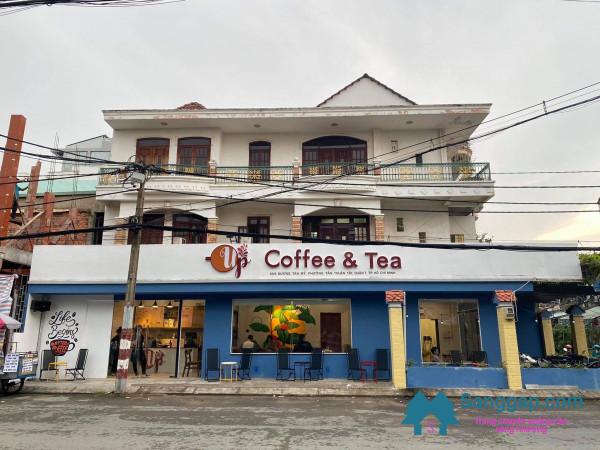 Sang nhượng quán cafe nằm mặt tiền đường Tân Mỹ, phường Tân Thuận Tây, Quận 7.