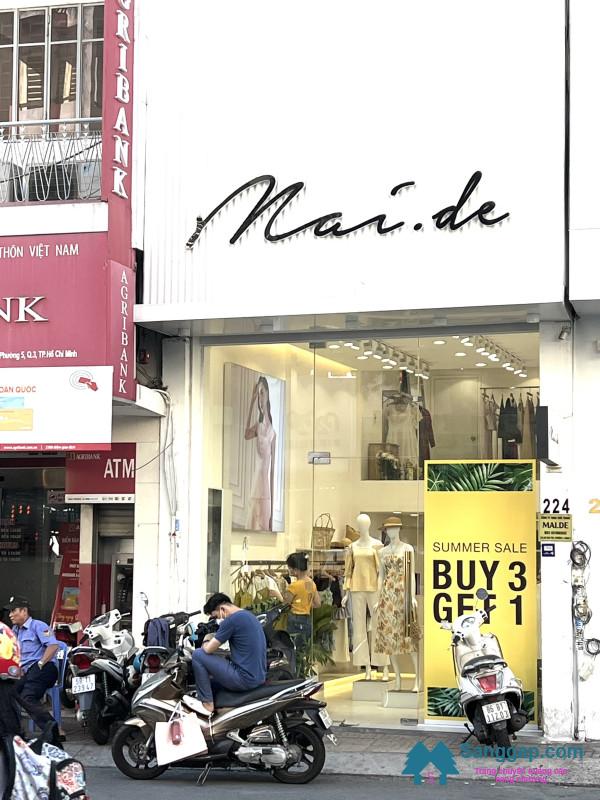 Sang nhượng shop thời trang nằm mặt tiền đường Võ Văn Tần, phường 5, quận 3.