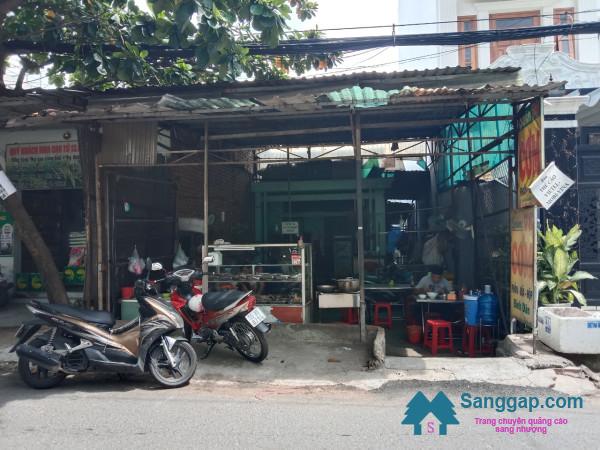 Sang nhượng quán cơm nằm mặt tiền đường Huỳnh Văn Nghệ, Phường 15, quận Tân Bình.