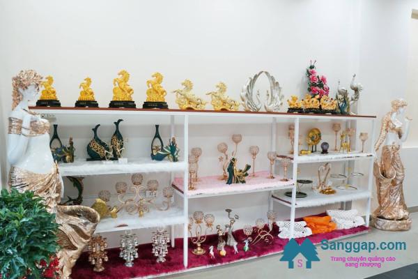 Sang showroom