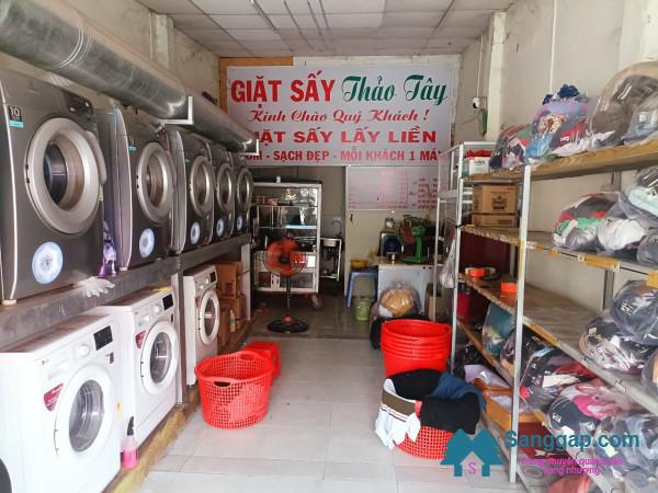 Sang Nhượng Tiệm Giặt Ở Trung Tâm Huyện Hóc Môn.