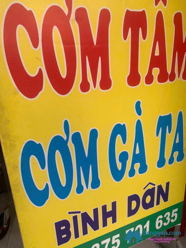 Sang quán cơm