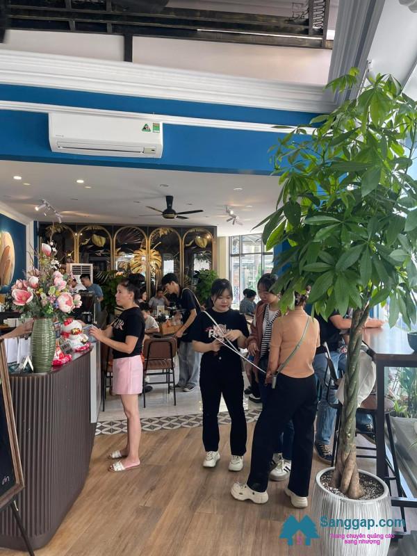 Sang quán cafe