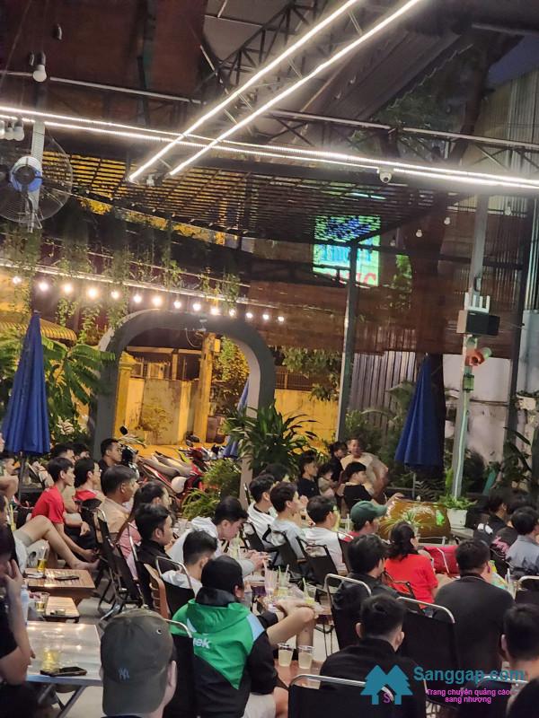 Sang quán cafe