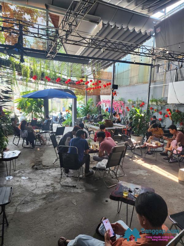 Sang quán cafe
