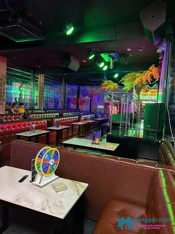 Sang quán cafe