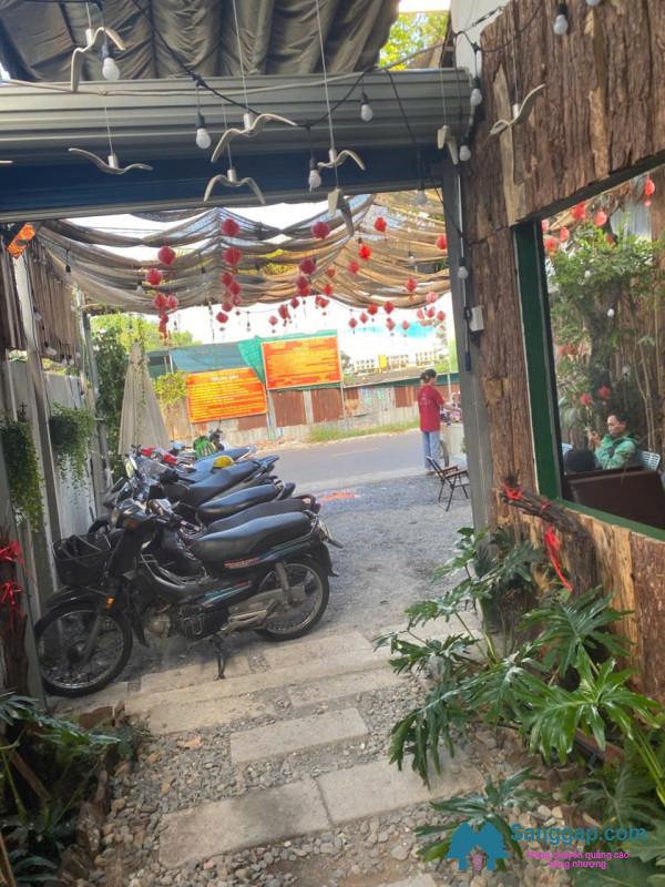 Sang quán cafe