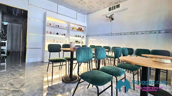 Sang quán cafe