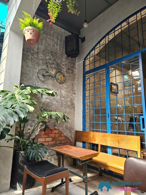 Sang quán cafe
