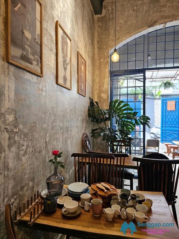 Sang quán cafe