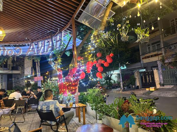 Sang quán cafe