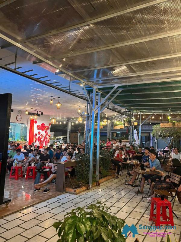Sang quán cafe