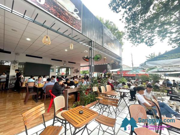 Sang quán cafe