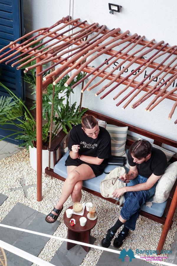 Sang quán cafe