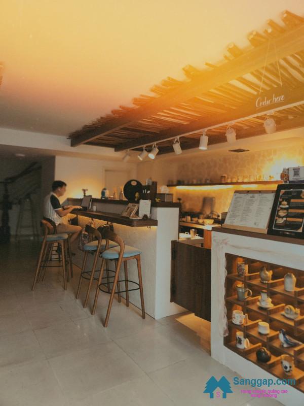 Sang quán cafe