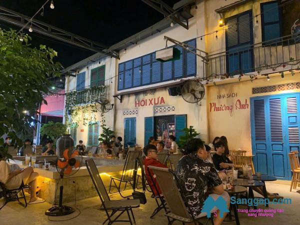 Sang quán cafe