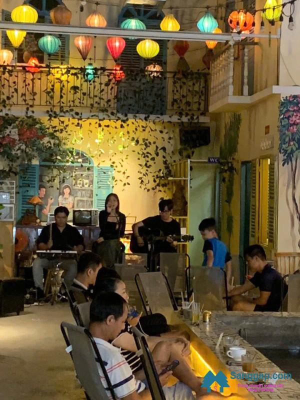 Sang quán cafe