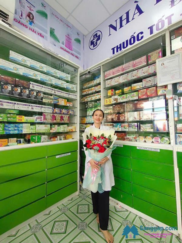 Sang nhà thuốc tây