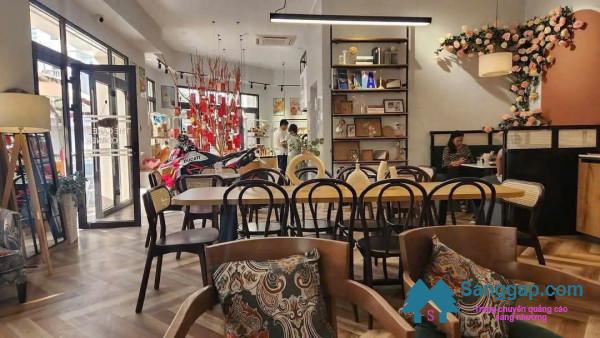 Sang quán cafe