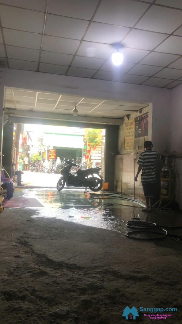 Sang tiệm rửa - sửa xe