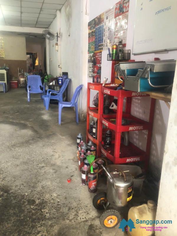 Sang tiệm rửa - sửa xe