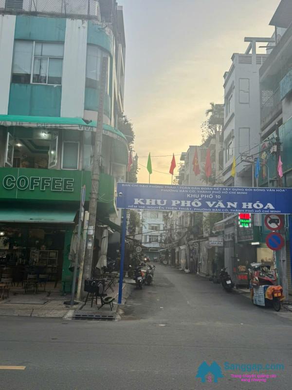Sang quán cafe