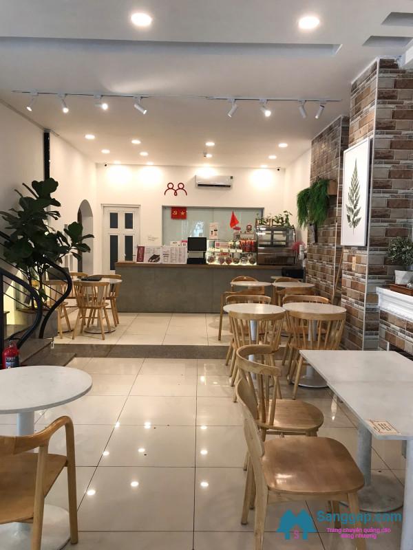 Sang quán cafe