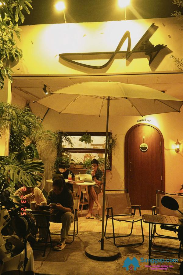 Sang quán cafe
