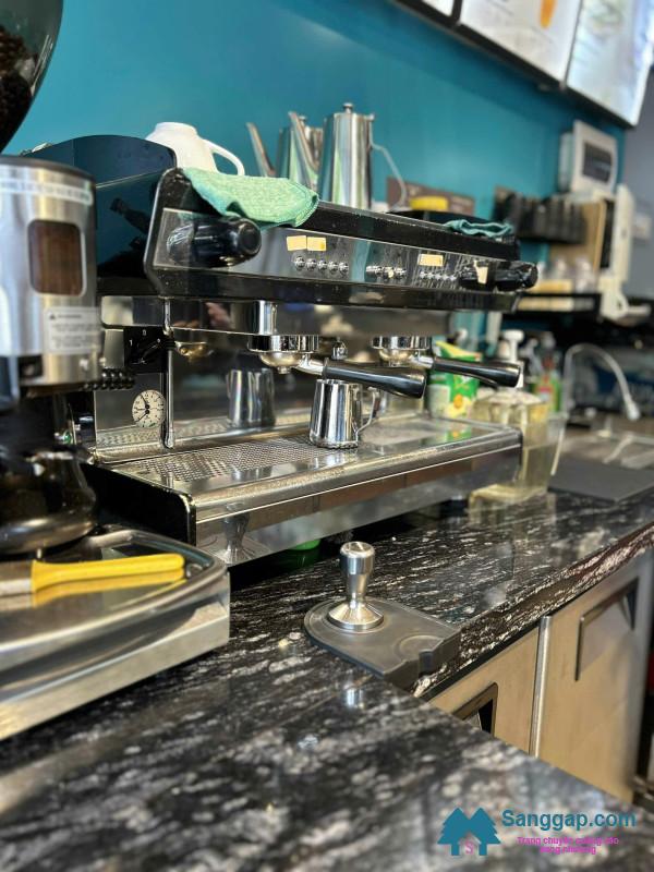 Sang quán cafe