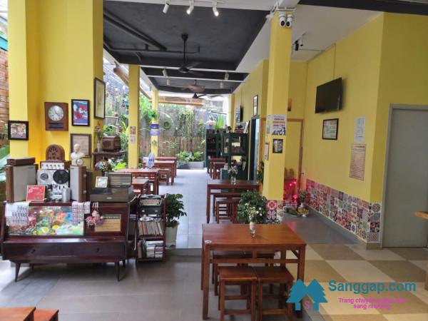 Sang quán cafe