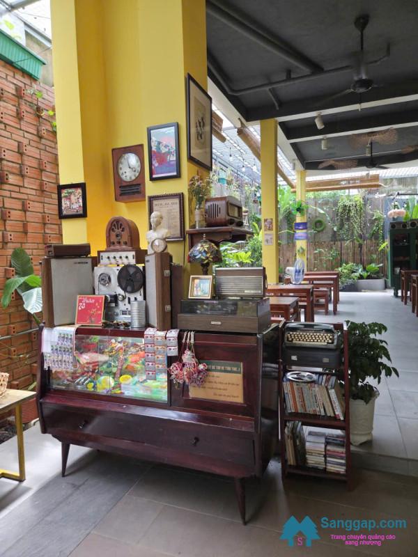 Sang quán cafe