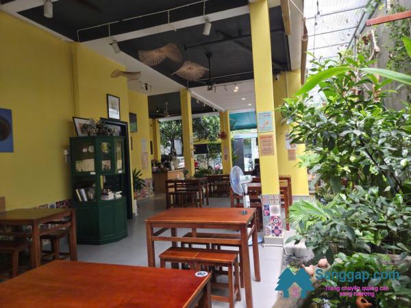 Sang quán cafe