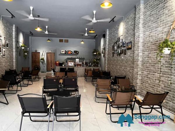 Sang quán cafe