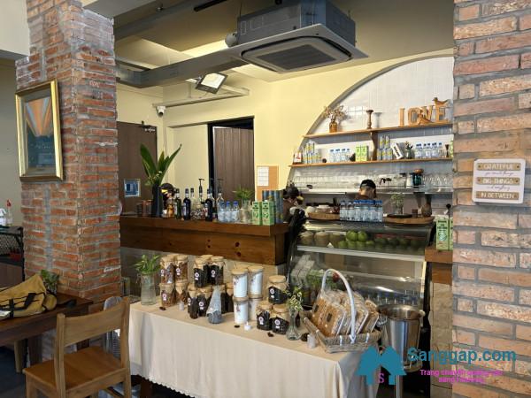 Sang nhà hàng Sang nhà hàng