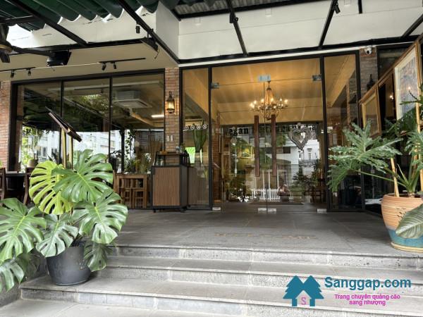 Sang nhà hàng Sang nhà hàng