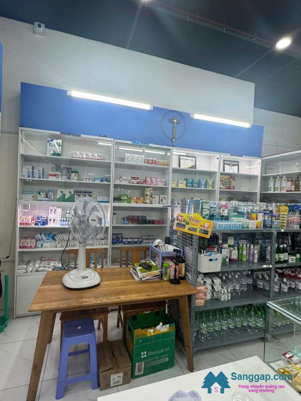 Sang nhà thuốc tây