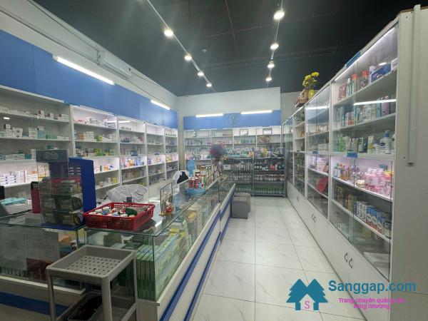 Sang nhà thuốc tây