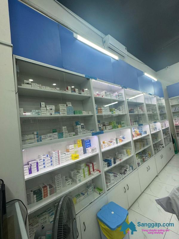 Sang nhà thuốc tây
