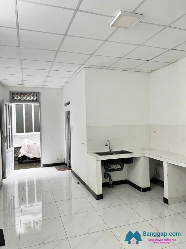 Sang tiệm tóc - nail