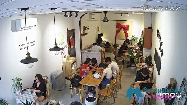 Sang quán cafe