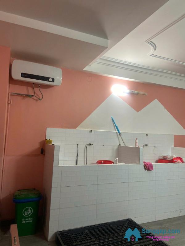 Sang cửa hàng thú nuôi