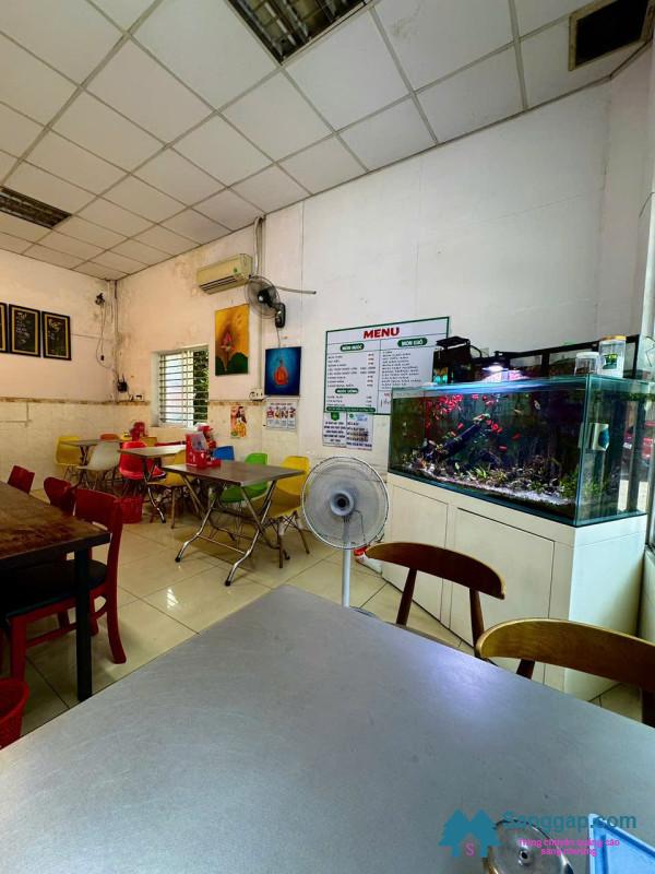 Sang quán cơm