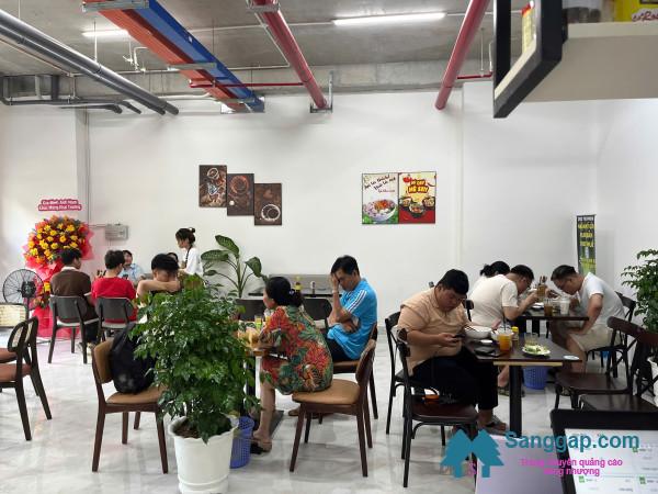 Sang quán cafe