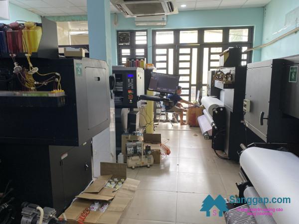Sang Nhượng Xưởng In & Khách Hàng Tại Tân Bình