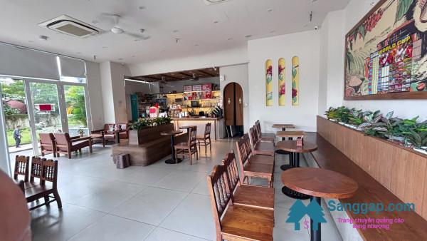 Sang quán cafe