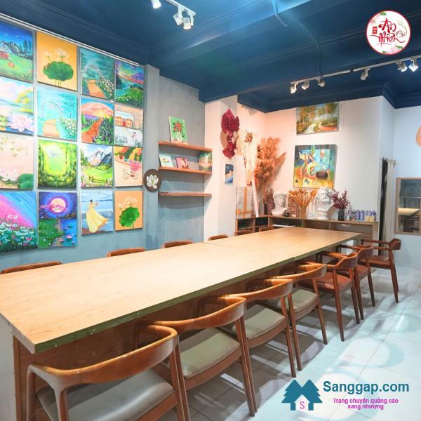 Sang phòng trà