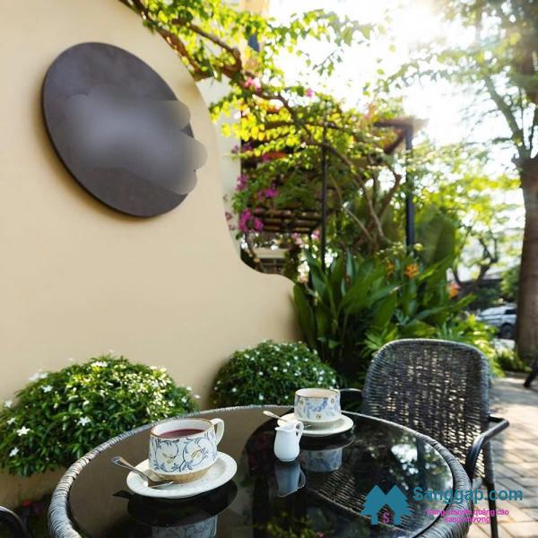Sang quán cafe