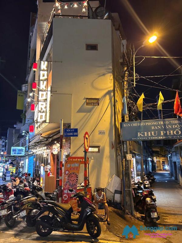 Sang quán cafe